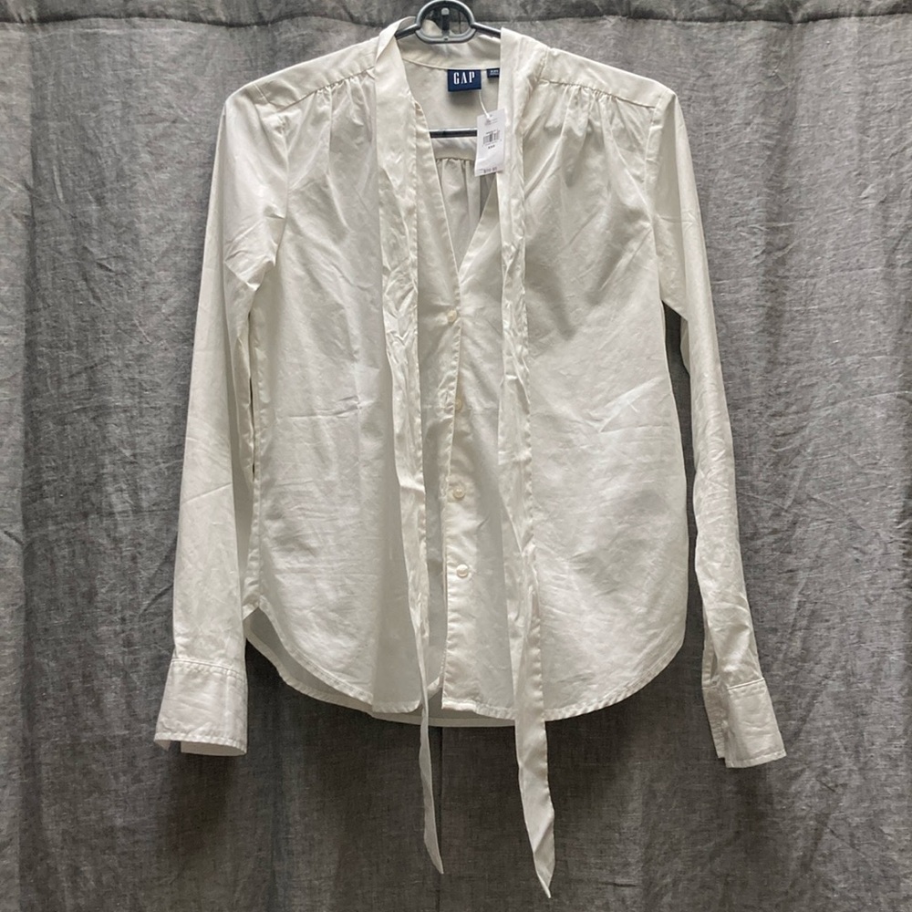 Women’s GAP button-up